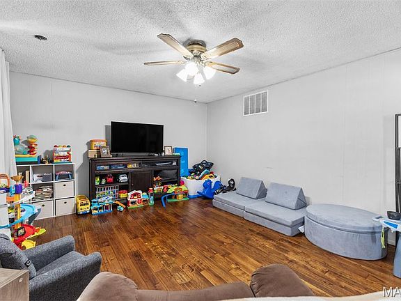 3rd image of 5255 Hillsboro Rd