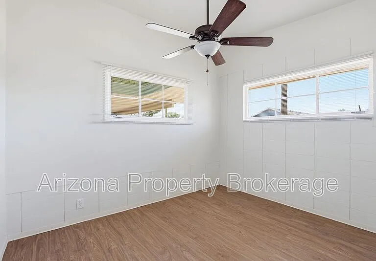 450 W 6th St #A — Photo 15