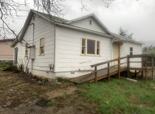 681 SE Carroll St, Winston, OR 97496