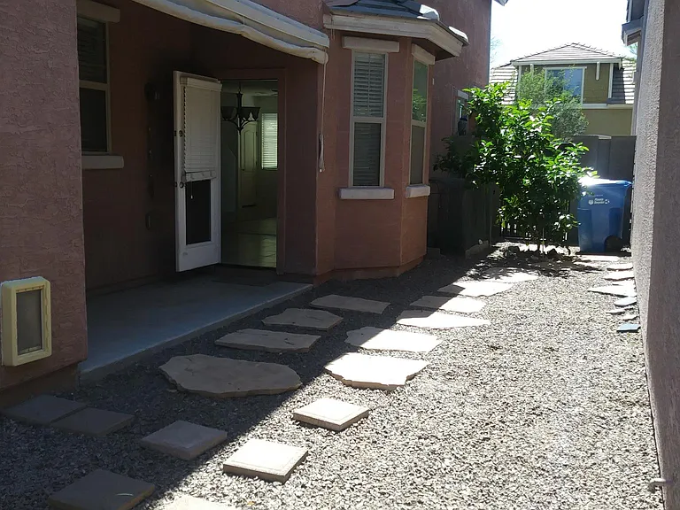 3720 E Kerry Ln — Photo 6