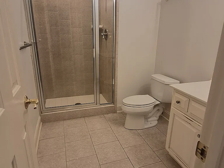 4413 Turnberry Cir — Photo 32