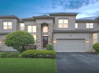 750 Sarah Ln, Northbrook, IL 60062
