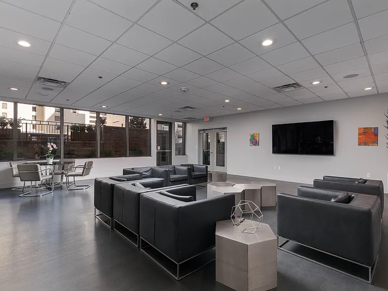 1200 Main St #306 — Photo 30