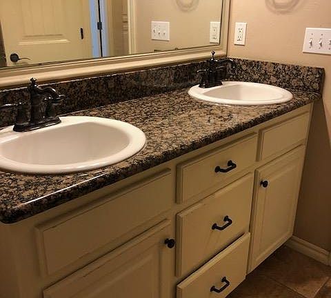4th image of 3714 NE Cypress Ln