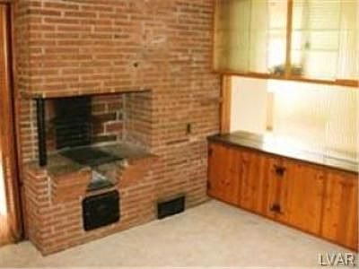 4th image of 250 Flagstone Dr