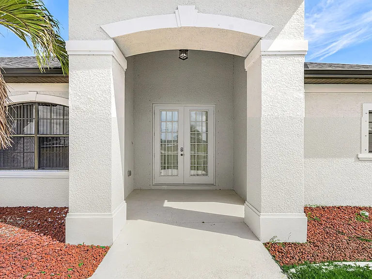831 NW 30th St — Photo 3