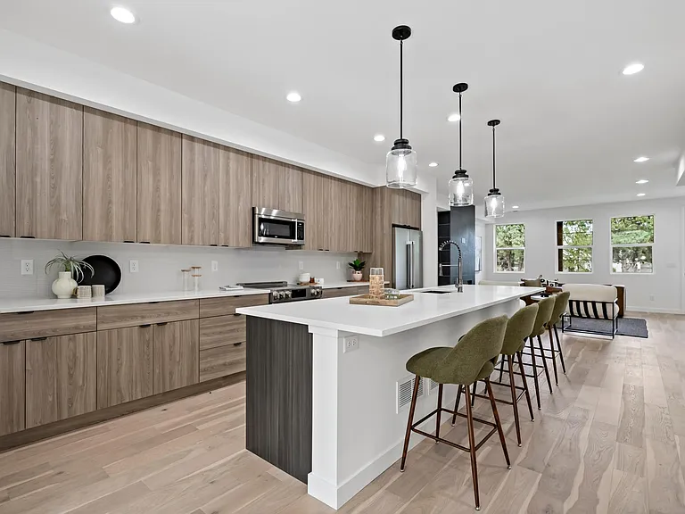 1417 Benton St — Photo 11