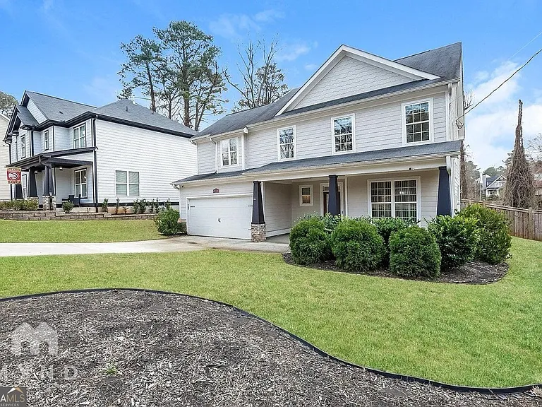 1475 Eastland Rd SE — Photo 1