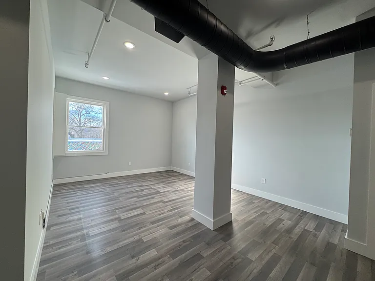 20 Chestnut St #2 — Photo 4