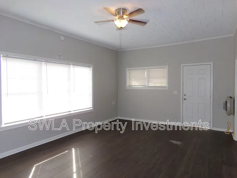 222 E Thomas St — Photo 9