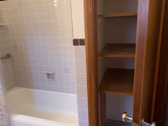 5th image of 575 N Walnut St #E