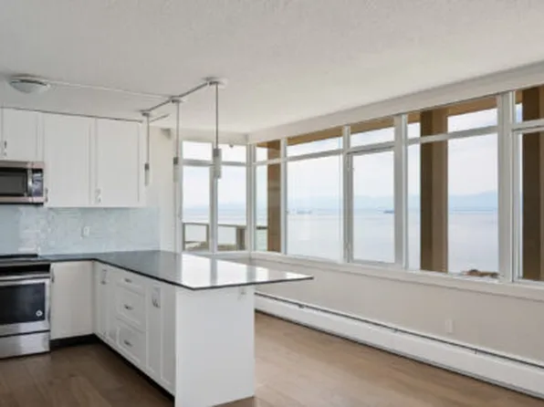 Seaview Towers Apartments, 450 Dallas Rd, Victoria, BC V8V 1B1