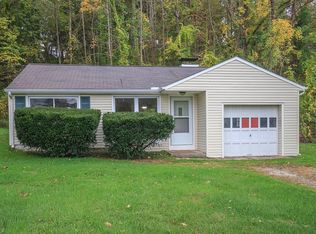 7732 Saxon Dr, Kirtland, OH 44094