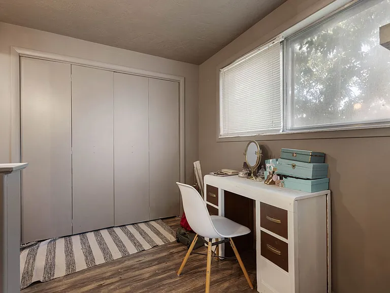 721 N Water Ave — Photo 12