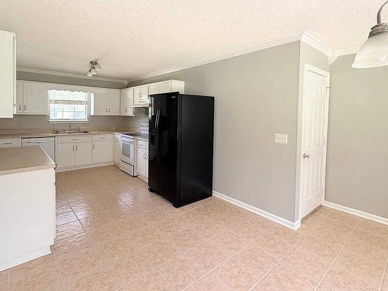 236 Woodbridge Rd — Photo 13