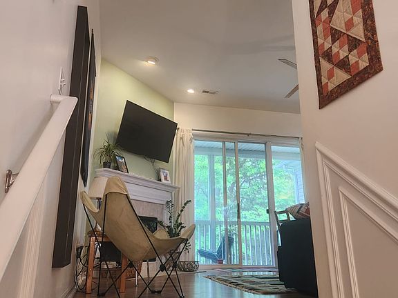 3rd image of 2942 Hunley Dr