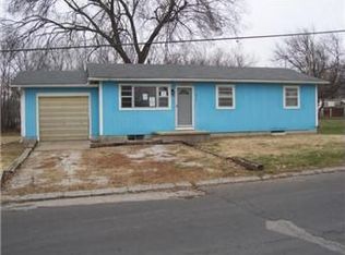 814 3rd St, Osawatomie, KS 66064