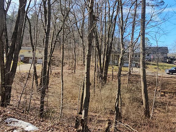 3rd image of 593 Ross Rd SE