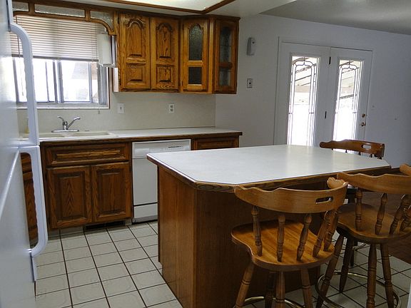 Oak cabinets in kitchen