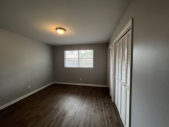4th image of 951 Park Forest Ln