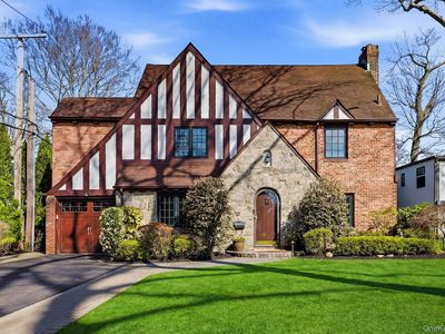 106 Thayer Road, Manhasset, NY, 11030