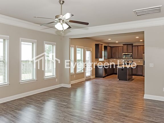 3rd image of 5114 Devonshire Dr SE