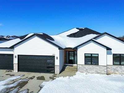 208 Willow Oak Dr, Cedar Falls, IA, 50613