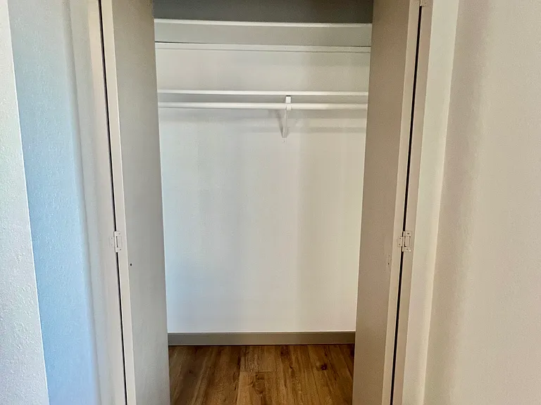122-126 I St SW #122 — Photo 24