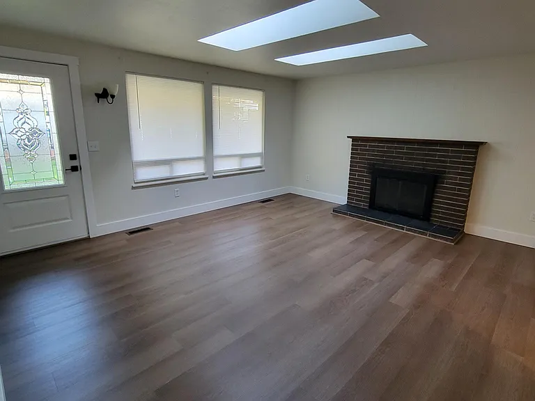 2480 Lund Ave SE — Photo 10