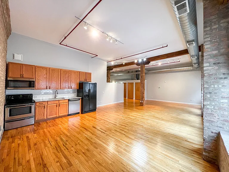 845 W. Fulton Market St. — Photo 12