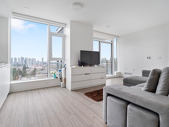 4th image of 13675 107a Ave #1605