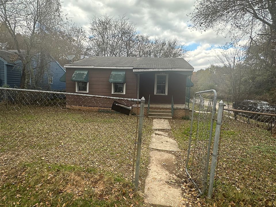 1st image of 2502 Dupont St