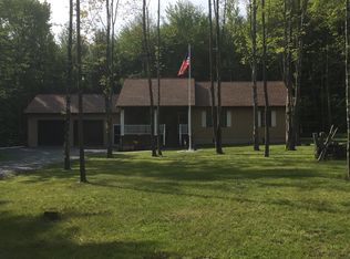 38 Woodbine Dr, Waymart, PA 18472