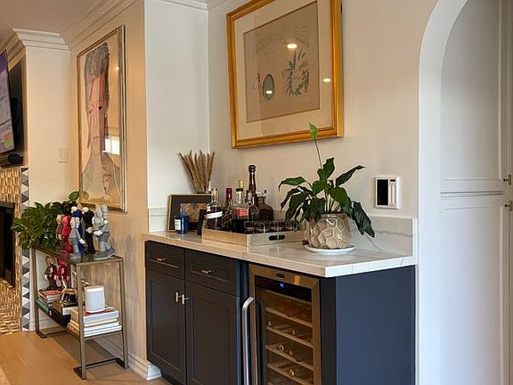 3rd image of 1021 5th St APT 210