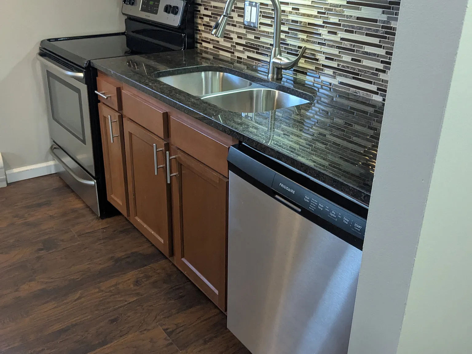 2 bed, 800 sqft, $1,150 — Photo 4