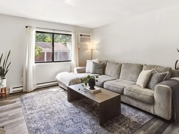 400 Shelard Pkwy Unit 102, Saint Louis Park, MN 55426