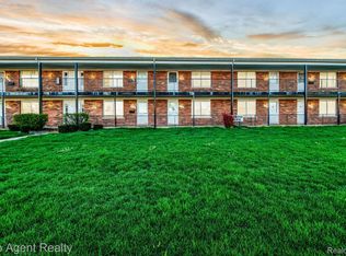 21121 Hayes Ave #15, Eastpointe, MI 48021