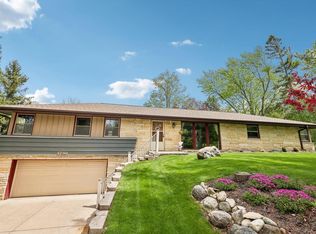 1730 S Lilly LANE, New Berlin, WI 53146