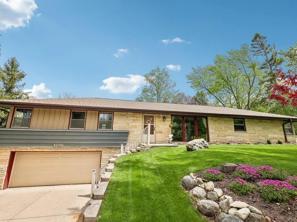 1730 S Lilly LANE, New Berlin, WI 53146