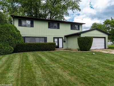 18350 W Linda Ln, Gurnee, IL, 60031