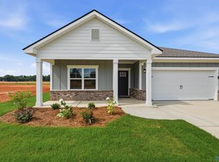 121 Berry Cove Ave, New Market, AL 35761