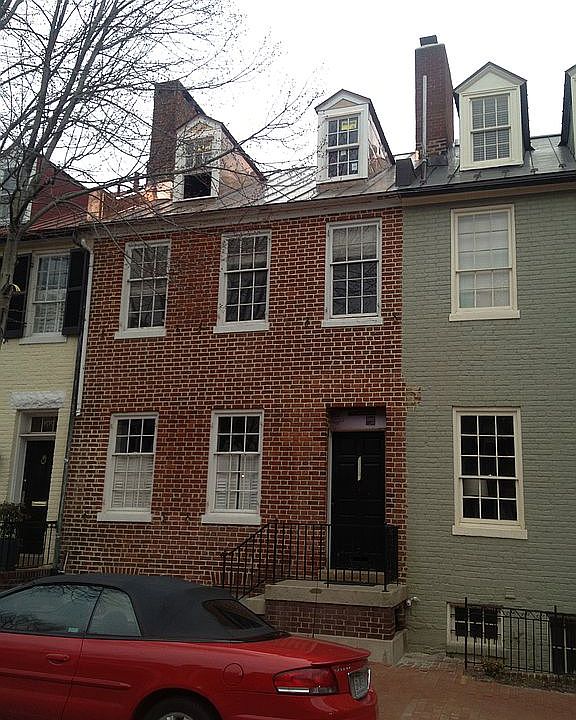 2nd image of 1513 33rd St NW