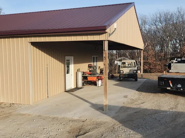 51268 Otter Rd, Milan, MO 63556