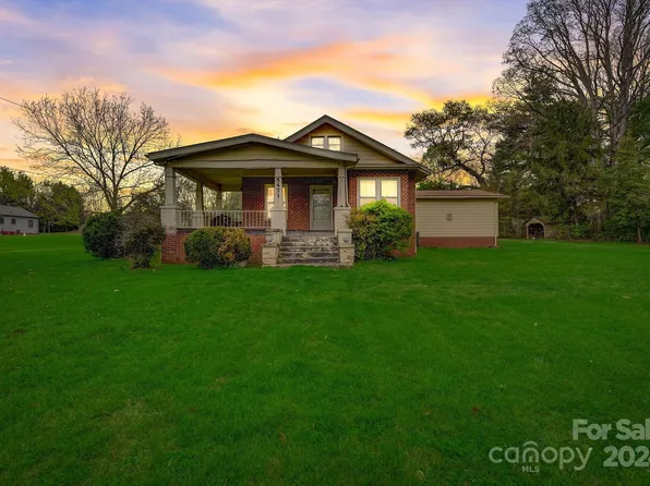 5471 State Highway 90 E, Hiddenite, NC 28636