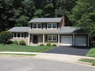 7 Hunter Ct, East Brunswick, NJ 08816
