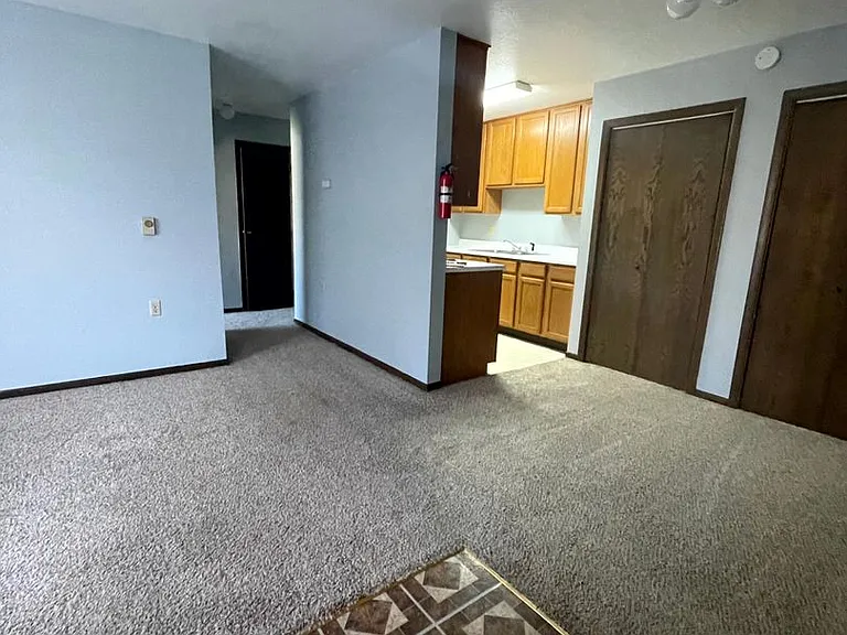 210 W Center St — Photo 4