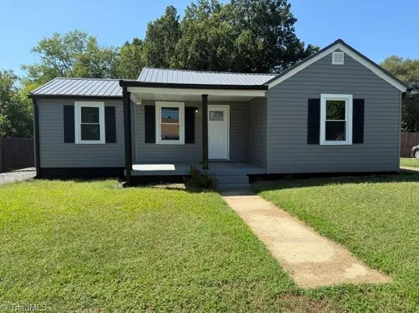 1009 Poplar St, Reidsville, NC 27320