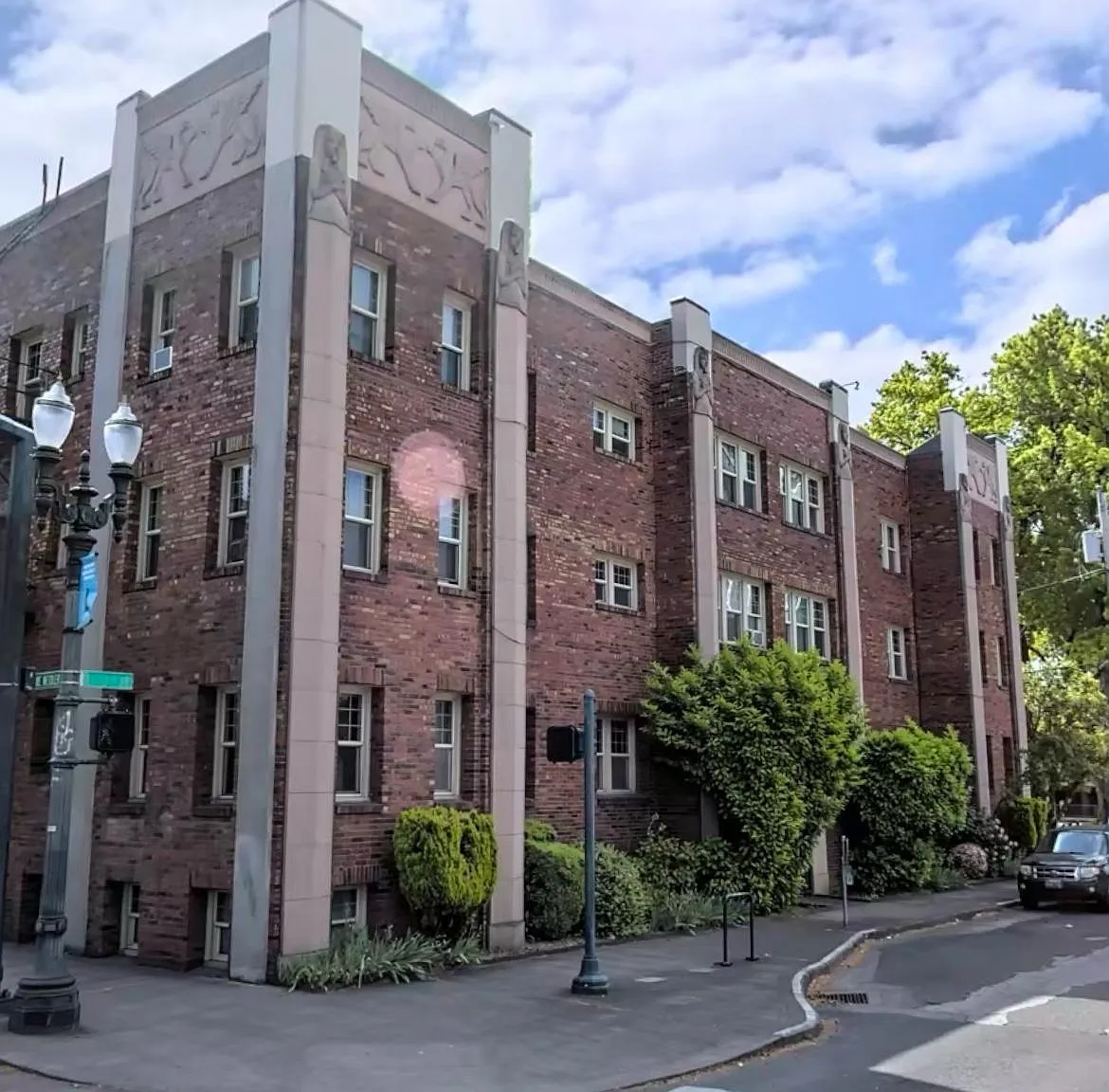 1 bed, 650 sqft, $1,350 — Photo 1