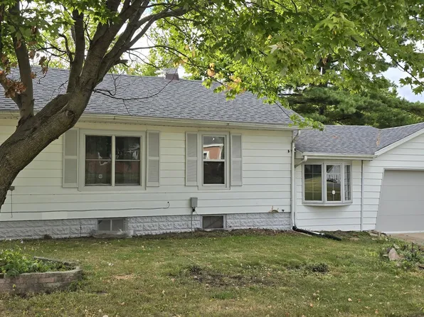 1746 Pershing Ave, Rockford, IL 61109