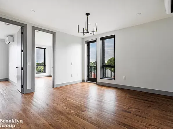 1896 De Kalb Avenue image 3 of 14